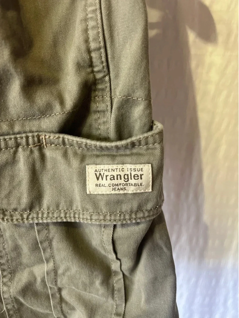 Men’s Sz 34 Wrangler Cargo Shorts